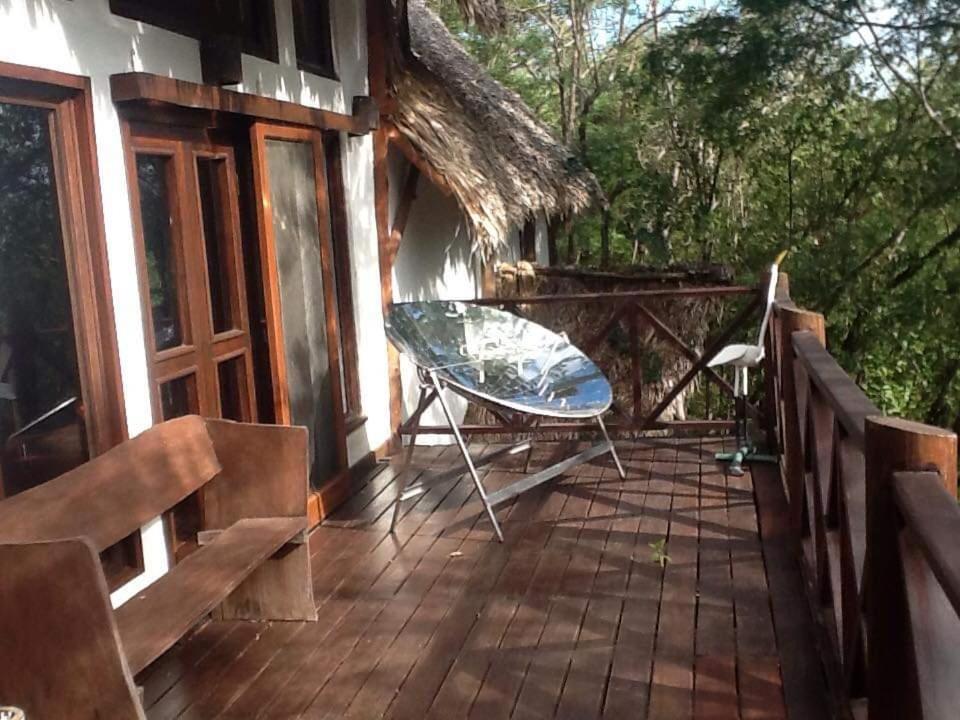 Tuani Ecolodge Тола Экстерьер фото